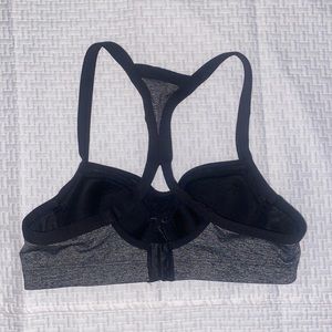 Victoria sport padded sports bra